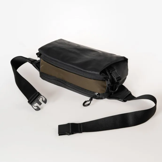 Aunts & Uncles Ishikari RE Hipbag black