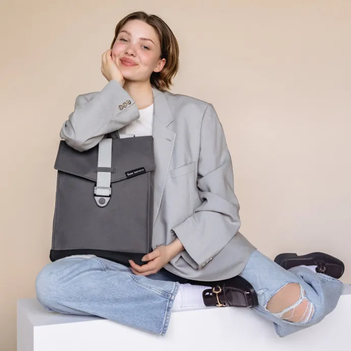Bold Banana Envelope Backpack grey gravity