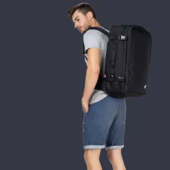 CabinZero Classic Pro 42L absolute black