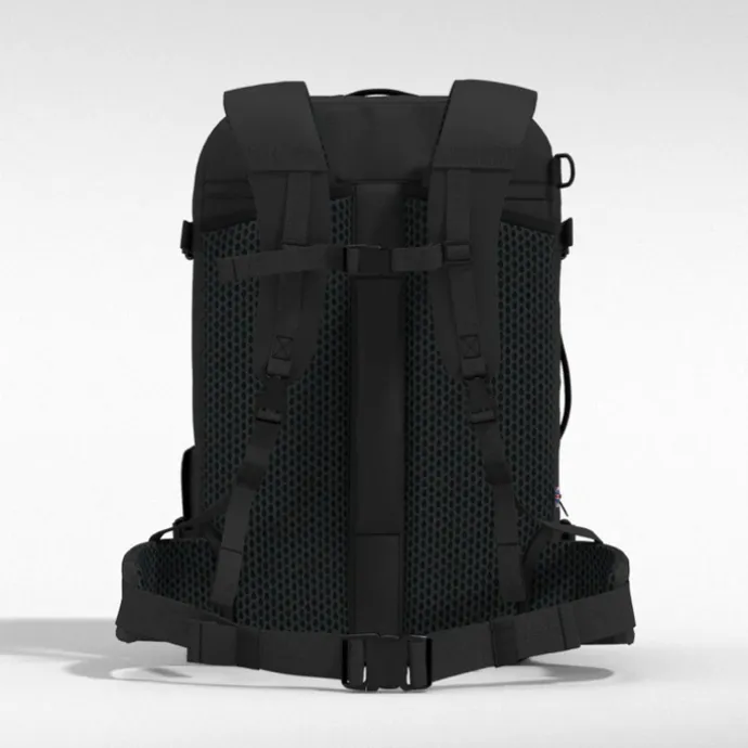 CabinZero Classic Pro 42L absolute black
