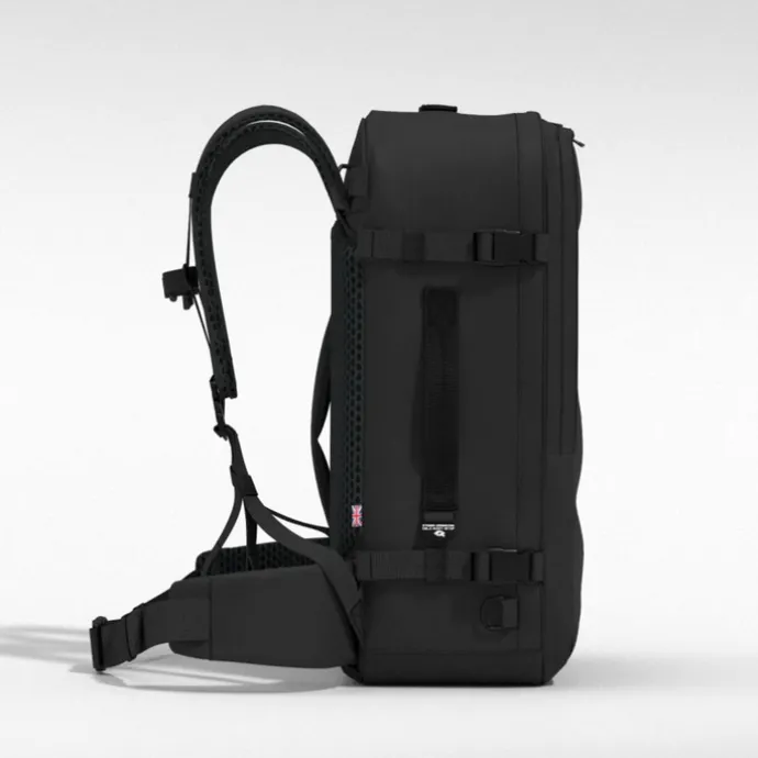 CabinZero Classic Pro 42L absolute black
