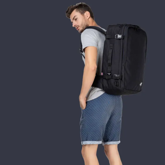 CabinZero Classic Pro 42L navy