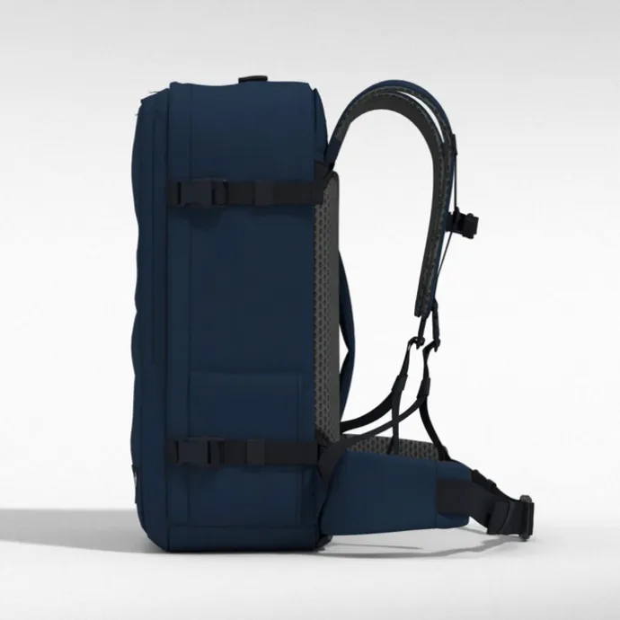 CabinZero Classic Pro 42L navy