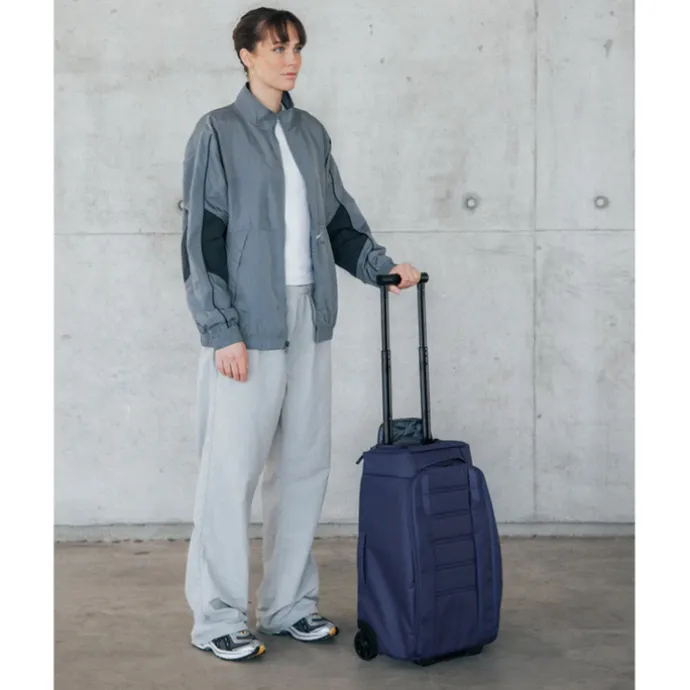 Db Journey Hugger Roller Bag Carry-on 40L blue hour