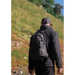 Elliker Kiln Hooded Zip Top Backpack 22L green