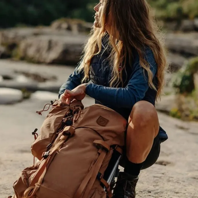 Fjallraven Kajka 35 S/M coal black