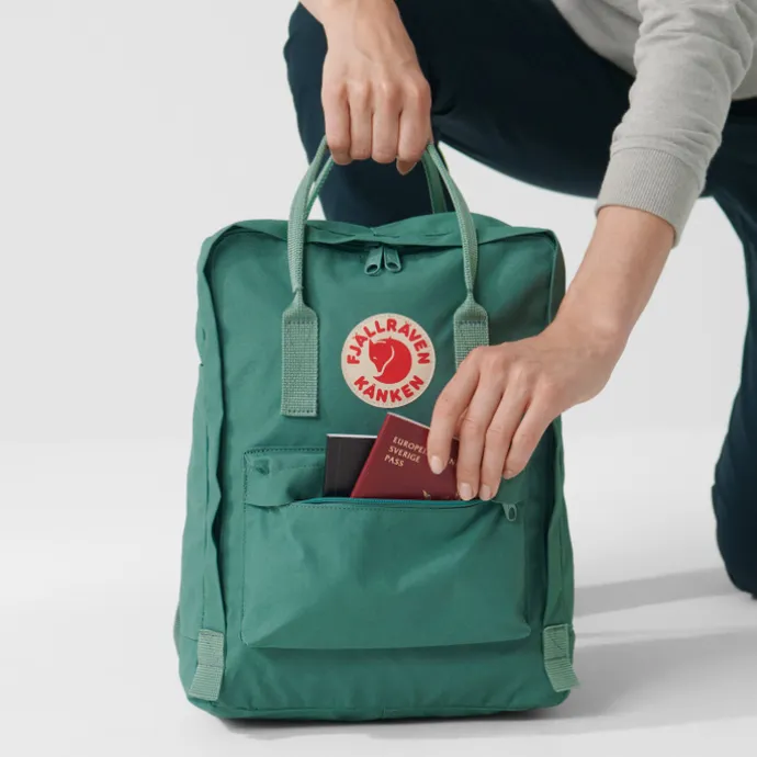 Fjallraven Kanken blackberry