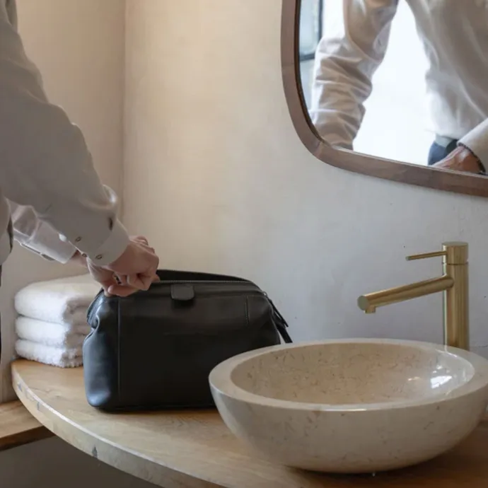 The Chesterfield Brand Biassa Toilet bag black