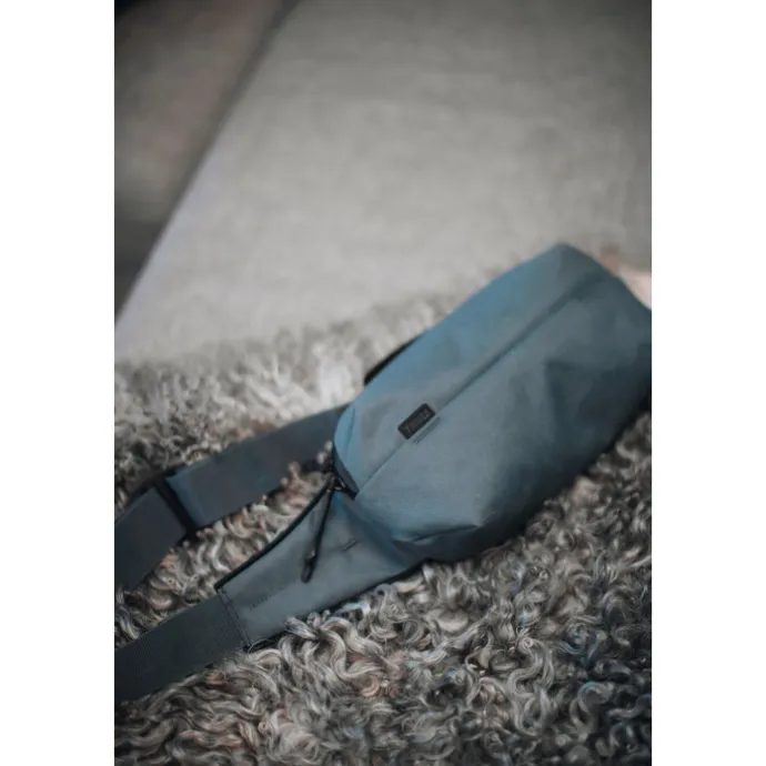 Thule Aion Sling Bag dark slate