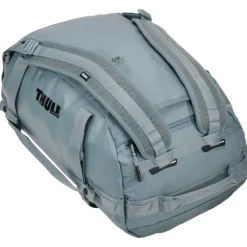 Thule Chasm Duffel 40L pond