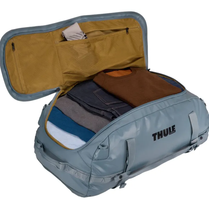 Thule Chasm Duffel 90L pond