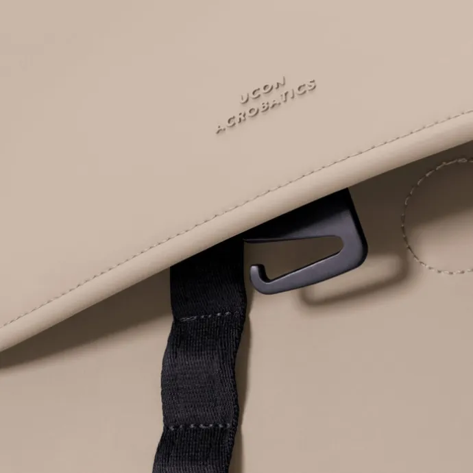Ucon Acrobatics Kumo Medium Lotus Infinity sand