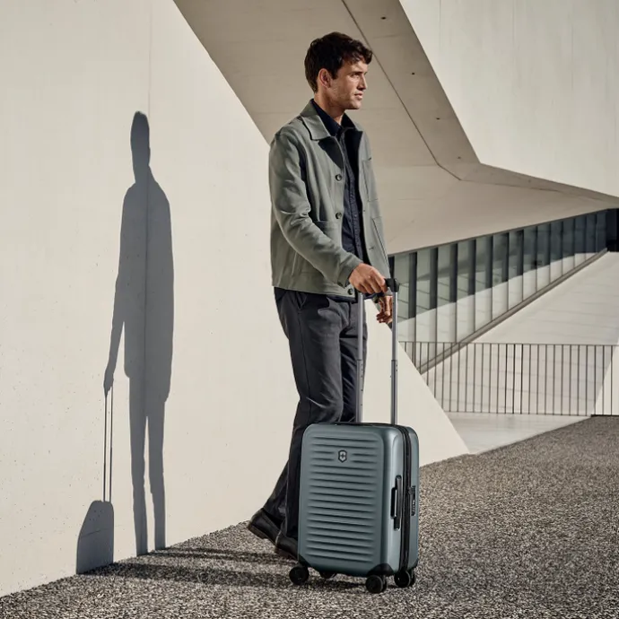 Victorinox Airox Advanced Frequent Flyer Carry-On stone white