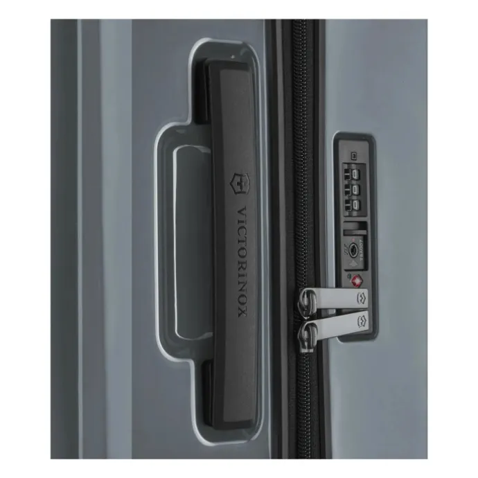 Victorinox Airox Medium Hardside Case silver